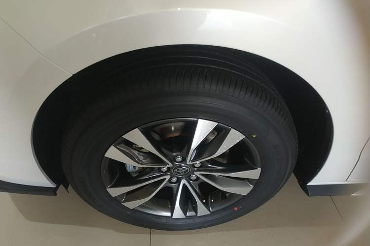 Used Toyota Granvia 2026 Model 2.5L Hybrid Prestige PLUS Four-Wheel Drive Edition