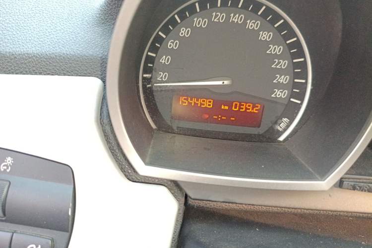 Used BMW Z4 2007 3.0si two-door sports car Odometer Close Up