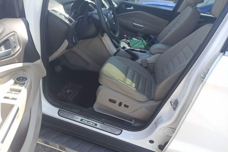 Used Ford Kuga 2013 2.0L GTDi Four-Wheel-Drive Elite Model Driver Seat