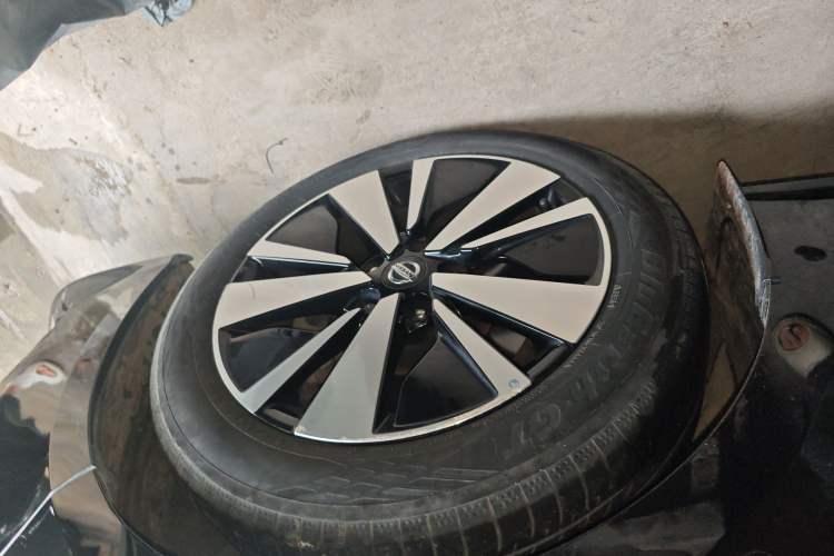 Used Nissan Teana 2021 2.0L XL Upper AD1 Smart Drive & Navigation Edition Right Front Wheel Hub