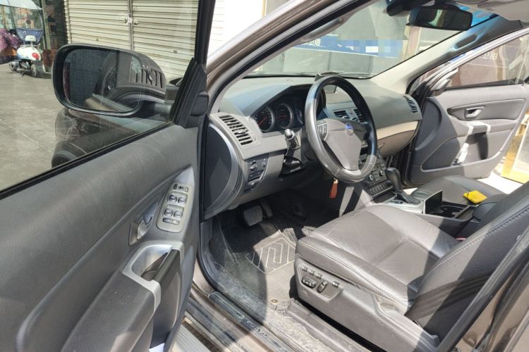 Used Volvo XC Classic 2014 T5 Luxury Edition