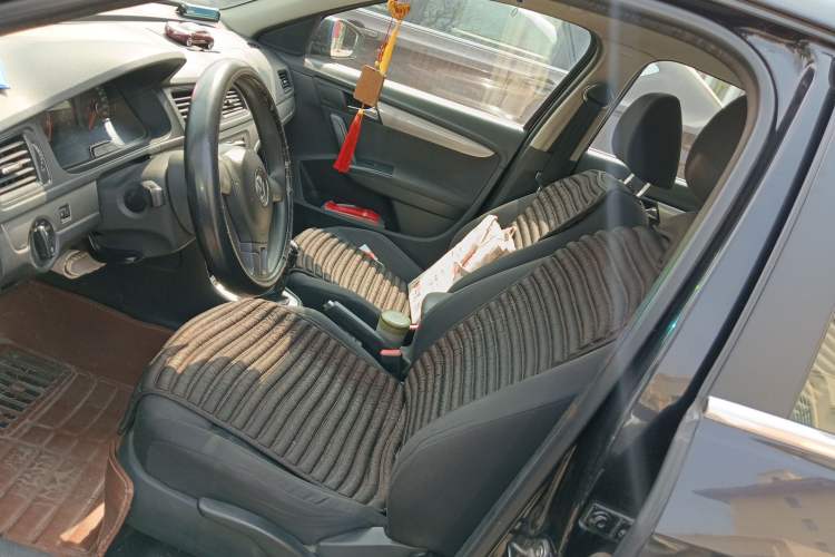 Used Volkswagen Lavida 2013 1.6L Manual Fashion Edition Left Front Seat