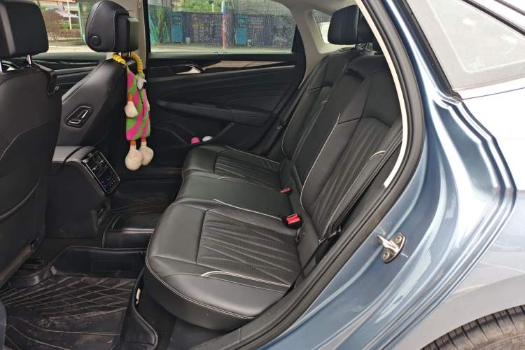 Used Volkswagen Passat New Energy 2022 430 PHEV Hybrid Luxury Edition Left Rear Seat