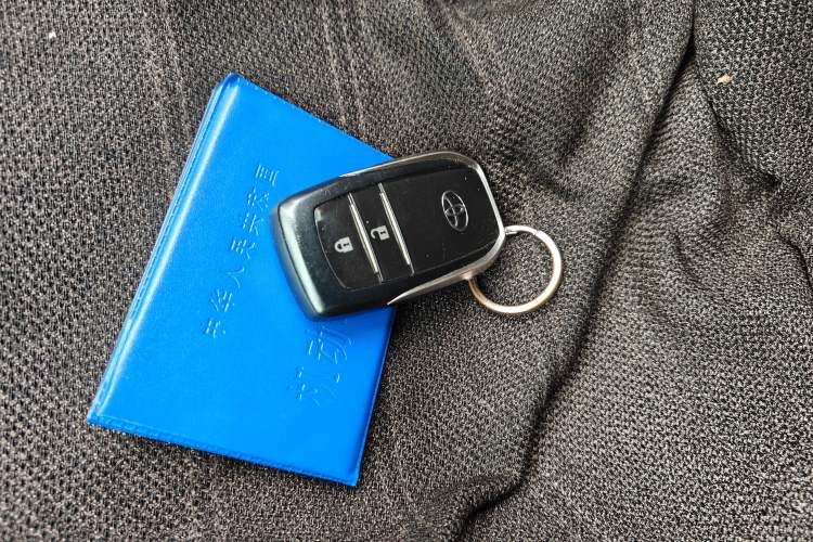 Used Toyota Highlander 2017 2.0T Two-Wheel Drive Luxury Edition 7 Seats Vehicle Key