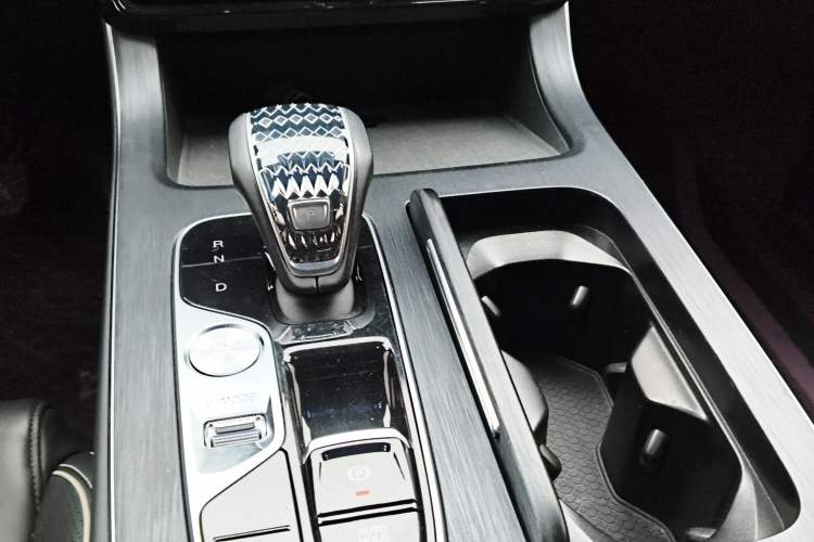 Used GAC Trumpchi GS8 2022 Linghang Series 2.0 TGDI Two-Wheel-Drive Luxury Smart Connectivity Version (7 Seats)