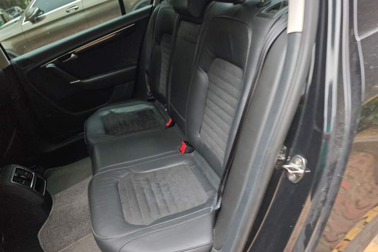 Used Volkswagen Magotan 2015 Facelift 1.8TSI Luxury Model Left Rear Seat