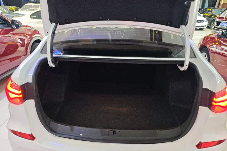 Used Chevrolet Monza 2019 Redline 320T Dual-Clutch Sporty Version China VI Standard