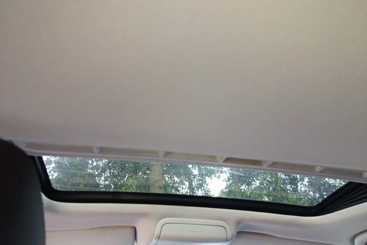 Used Volkswagen Sagitar 2018 1.6L Automatic Comfort Model Headliner