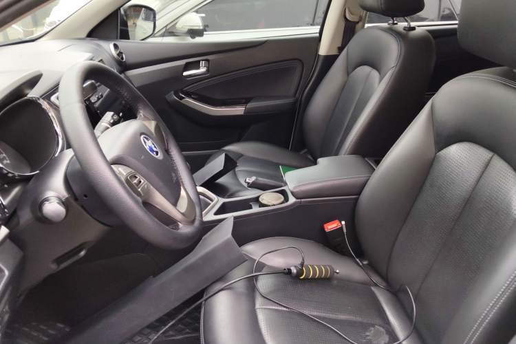 Used Venucia T70 2016 2.0L Manual RuiXiang Edition
