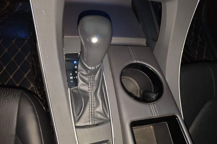 Used Toyota Avalon 2019 2.0L Luxury Edition China VI Standard