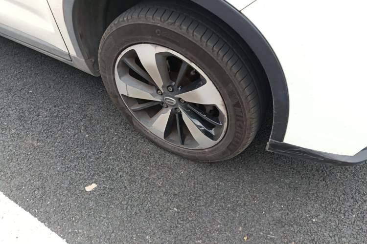 Used GAC Trumpchi GS4 2018 235T Automatic Two-Wheel Drive Luxury Smart Connectivity Version Right Front Wheel Hub