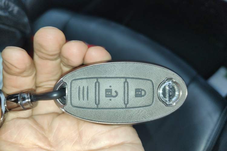 Used Nissan X-Trail 2015 2.0L CVT Comfort MAX Edition 2WD Vehicle Key