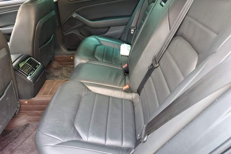 Used Volkswagen Phideon 2019 380TSI Two-Wheel Drive Business Edition China VI Standard
