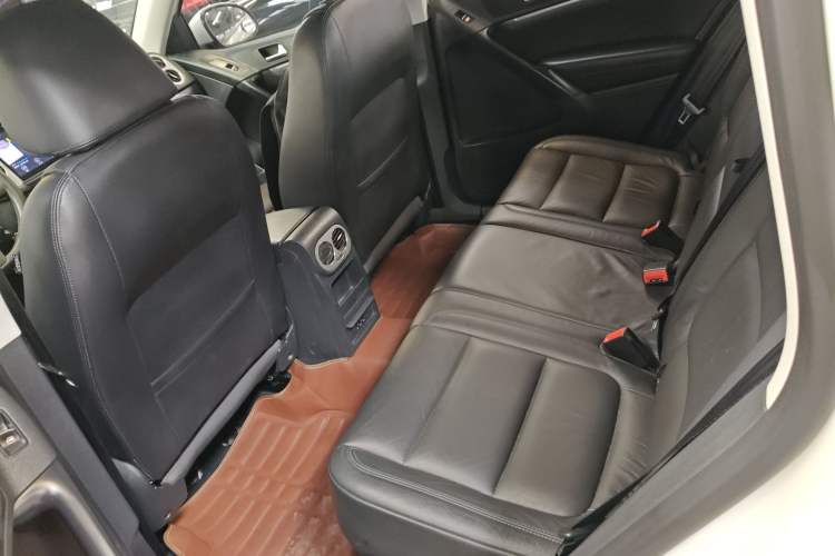 Used Volkswagen Tiguan 2015 1.8TSI Automatic Two-Wheel Drive Comfort Edition Left Rear Seat