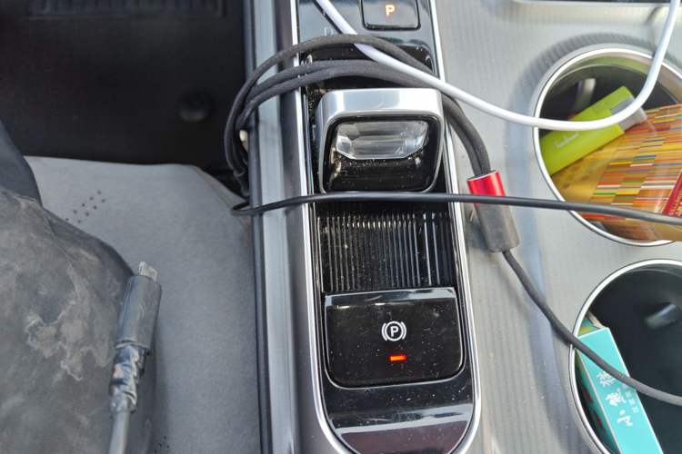 Used GAC Trumpchi E8 2024 Honor Series 2.0L Honor Edition Gear Lever