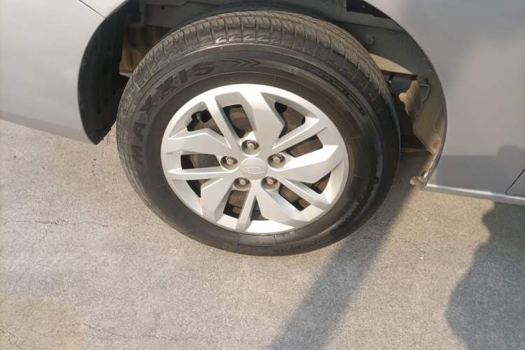 Used JAC Refine M4 2019 Business & Travel Series 2.0L Manual Comfort Model China VI