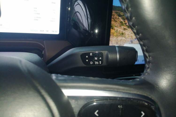 Used Leapmotor C01 2023 525 Comfort Edition Gear Lever