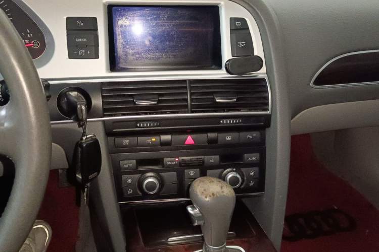 Used Audi A6L 2009 2.4L Technology version Audio And AC Panel