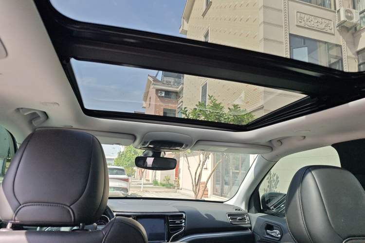 Used Jeep Commander 2018 2.0T Two-Wheel Drive Enjoy Edition China V