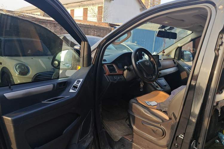 Used SAIC MAXUS G10 2016 2.0T Automatic Elite Edition
