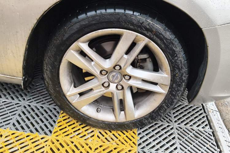 Used Volvo V60 2014 T5 Zhiya Edition