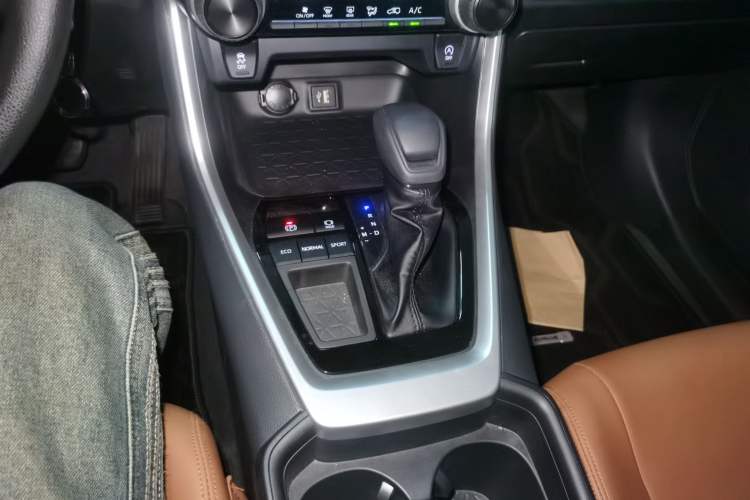 Used Toyota RAV4 2024 2.0L CVT Two-Wheel Drive Urban Edition Gear Lever