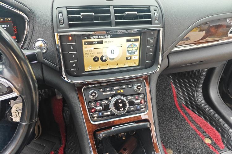 Used Lincoln Continental 2018 2.0T Two-Wheel Drive Deluxe Edition Audio And AC Panel