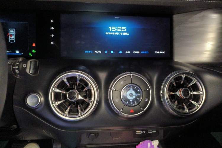 Used Tank 300 2021 City Edition 2.0T—Truly Stylish
