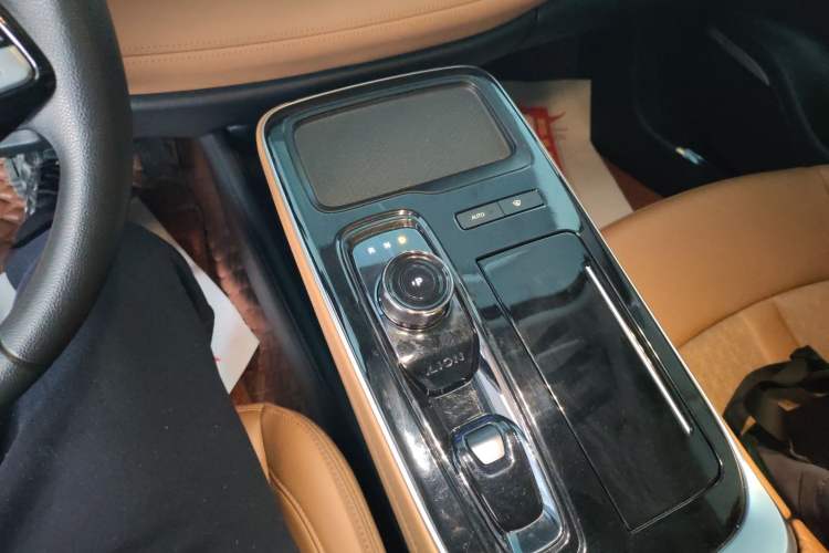 Used AION S 2023 Meizu 580 Lithium Iron Phosphate Gear Lever