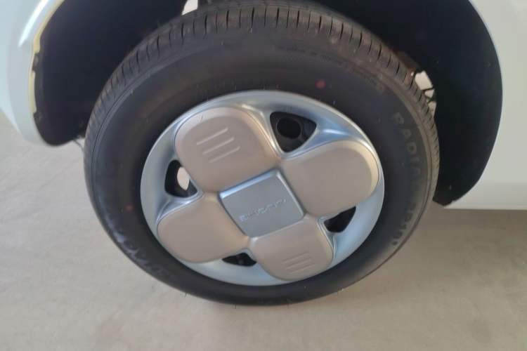 Used Geely Galaxy Panda 2023 Panda Mini 200km Endurance Bear
