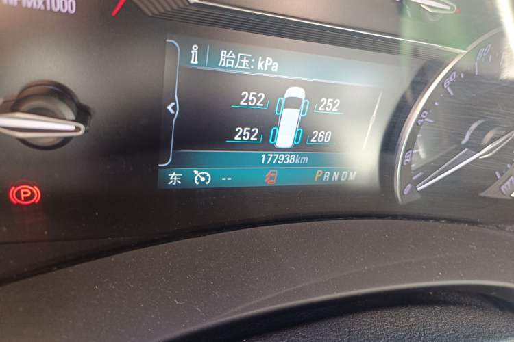 Used Buick GL8 2017 ES 28T Comfort Model China V Standard Odometer Close Up