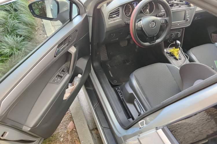 Used Volkswagen Tiguan L 2017 330TSI Automatic Two-Wheel Drive Luxury Edition
