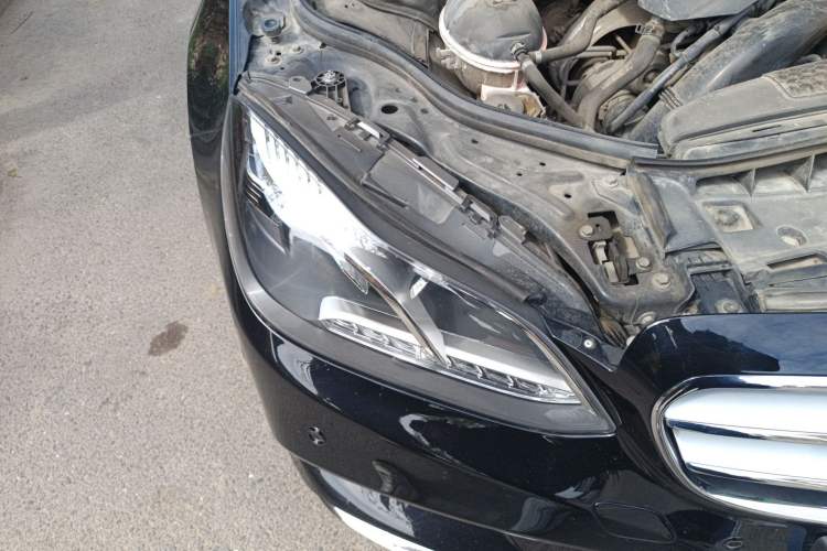 Used Mercedes-Benz E-Class 2015 E 260 L Sport Edition Right Front Headlight