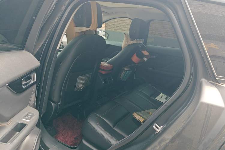 Used Jaguar F-PACE 2018 2.0T Four-Wheel Drive Urban Luxury Edition Left Rear Seat