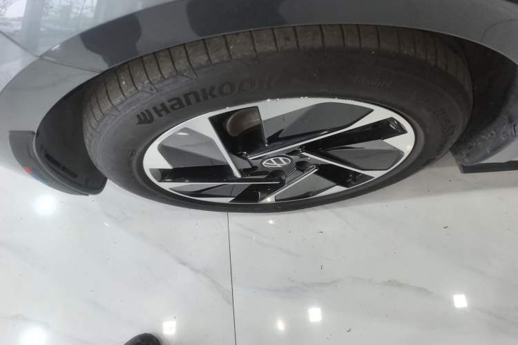 Used Volkswagen ID.3 2024 Outstanding Edition Exterior 4