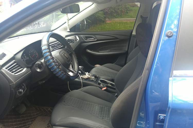 Used Roewe i5 2019 1.5L Automatic 4G Connected Langyue Edition Left Front Seat