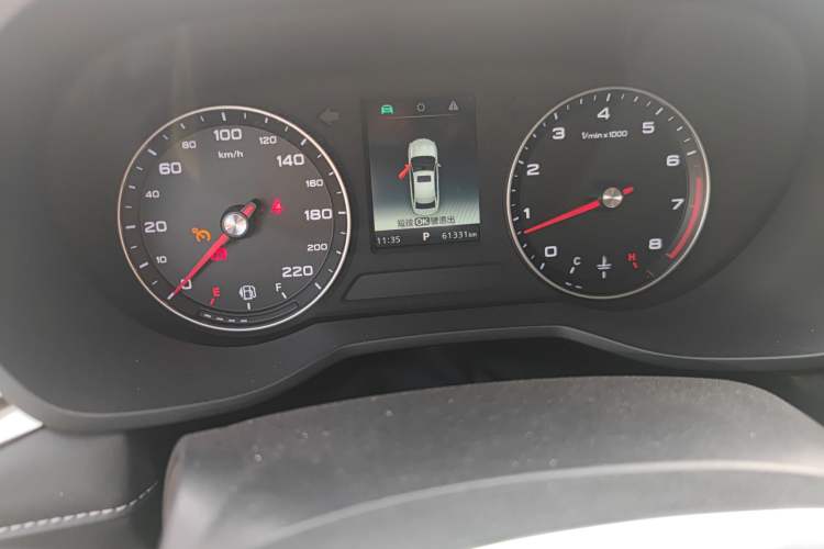 Used Roewe i5 2019 1.5L Automatic 4G Connected Langhao Edition Odometer Close Up