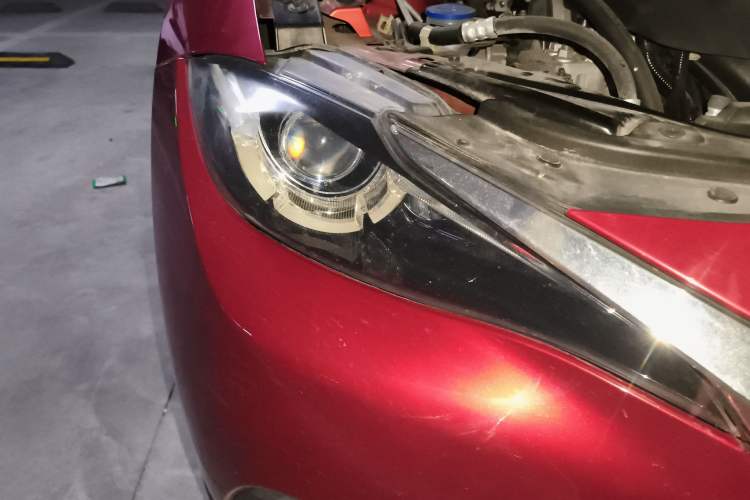 Used Mazda CX-4 2018 2.0L Automatic Two-Wheel Drive Blue Sky Dynamic Version China VI Standard Right Front Headlight