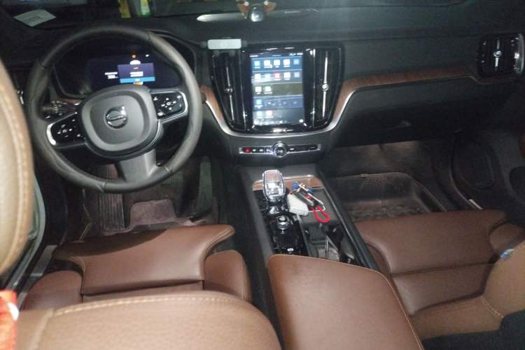 Used Volvo S60 2023 B4 Zhiyuan Luxury Edition
