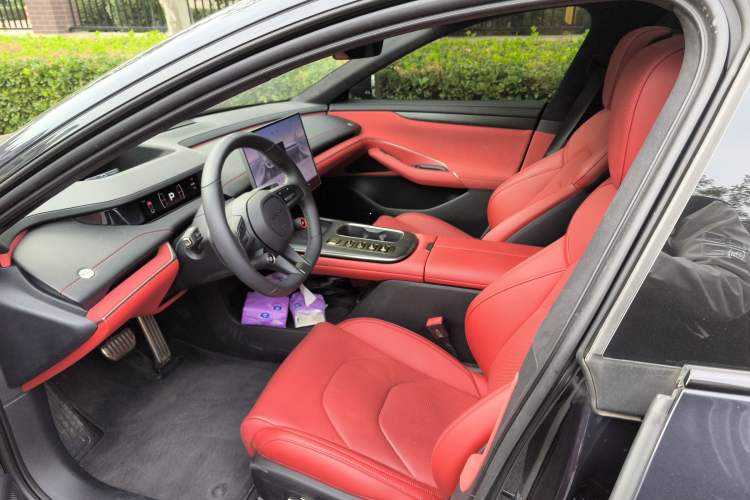 Used Xiaomi Auto SU7 2024 Four-Wheel Drive Ultra-Long Range Advanced Intelligent Driving Max Edition