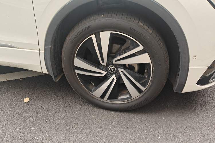Used Volkswagen Tiguan X 2021 380TSI Four-Wheel Drive Flagship Edition Right Front Wheel Hub