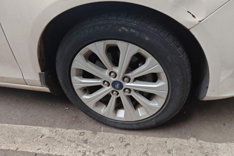 Used Ford Escort 2015 1.5L Manual Fashion Edition