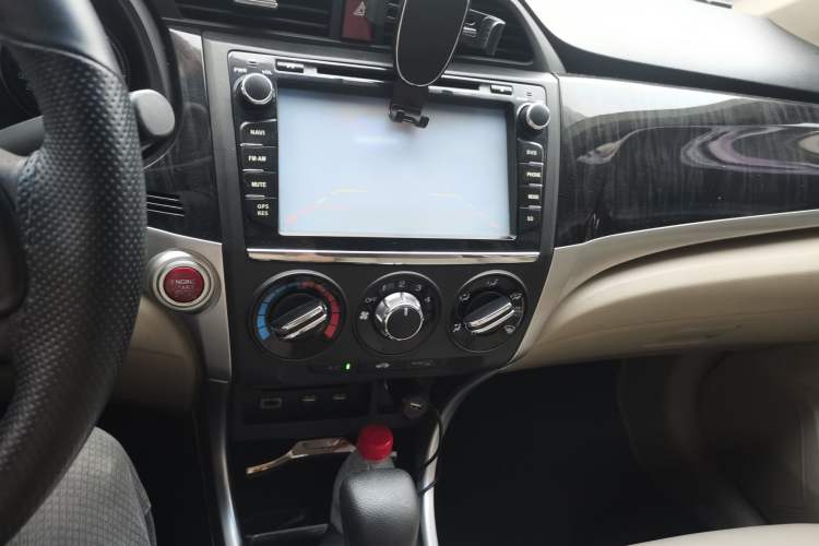 Used Honda Crider 2013 1.8L automatic luxury edition Audio And AC Panel