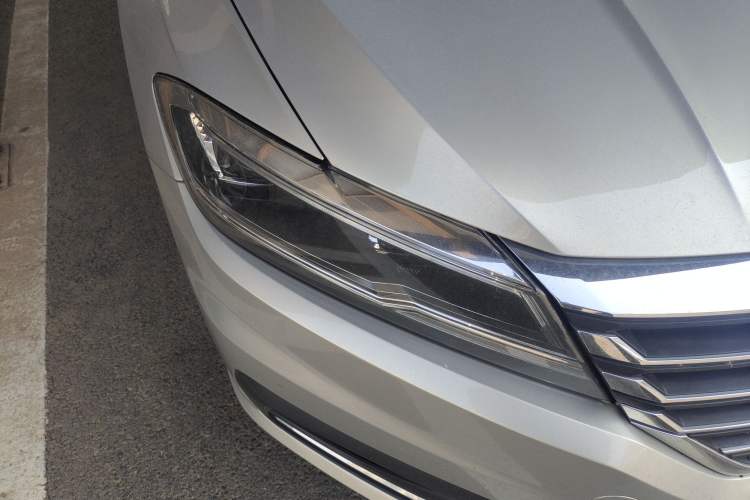 Used Volkswagen Lavida 2021 1.5L Automatic Comfort Edition Right Front Headlight