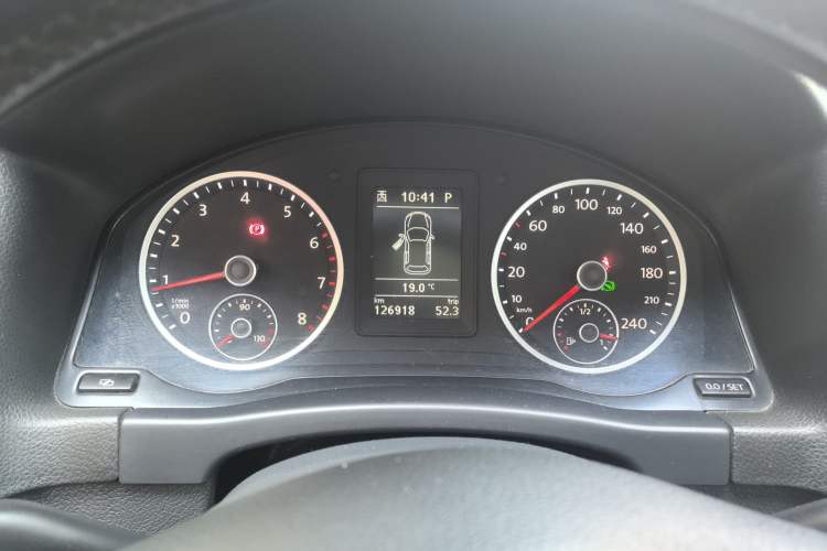 Used Volkswagen Tiguan 2012 2.0 TSI Automatic All-Wheel Drive Elite Edition Instrument Cluster