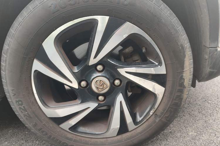 Used Baojun 510 2017 1.5L Automatic Luxury Model Right Front Wheel Hub