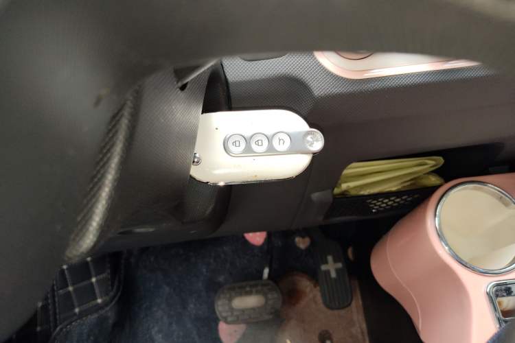 Used Wuling Hongguang MINIEV 2022 Macaron Premium Model – Lithium Ternary Battery
