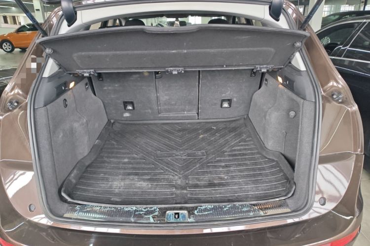 Used Audi Q5 2017 Plus 40 TFSI Ambition Model Trunk