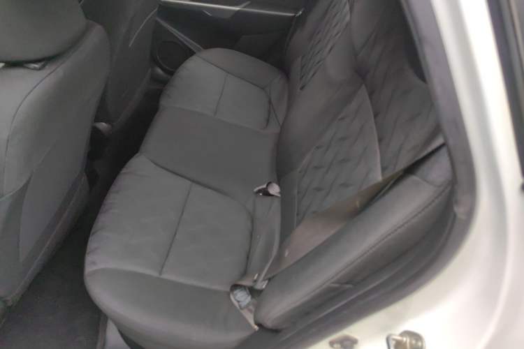 Used Kia K2 2015 Sedan 1.4L MT GLS
