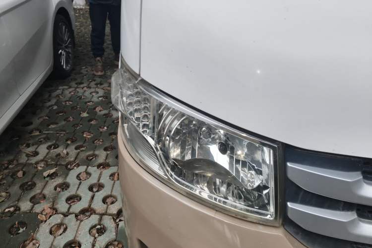 Used Foton Scenic G7 2015 2.0L Commercial Version Short Wheelbase Flat Roof – 486EQV4
